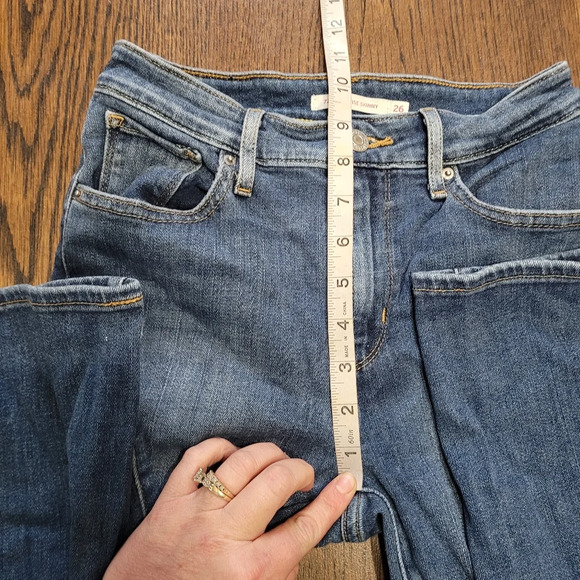 Levi's 721 High Rise Skinny Distressed Dark Wash Jeans Size Women's 26 - Picture 9 of 14